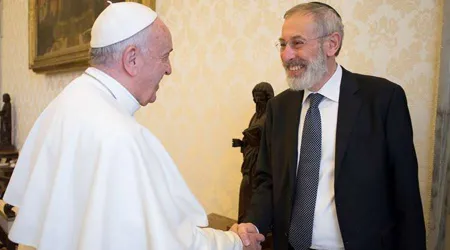 Papa Francisco felicita a los judíos por la Pascua 