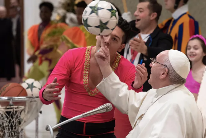 El Papa afirma que el deporte es una escuela de virtudes que une a las personas