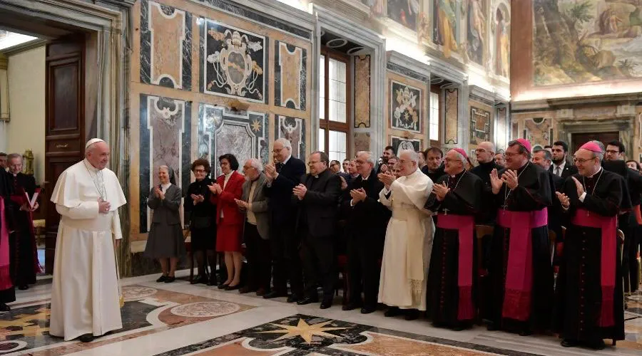 El Papa Francisco a su llegada a la audiencia. Foto: Vatican Media