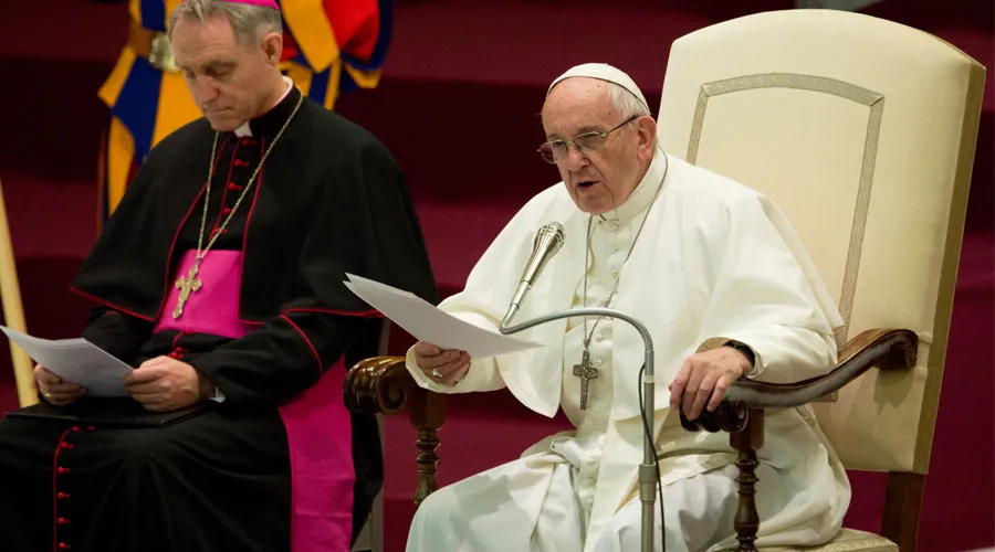 El Papa Francisco durante la Audiencia General. Foto: Daniel Ibáñez / ACI Prensa