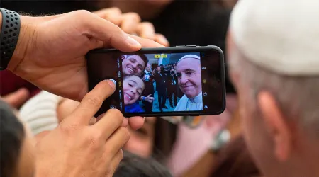 Exhortación Christus vivit: Papa señala a jóvenes este desafío en el ambiente digital