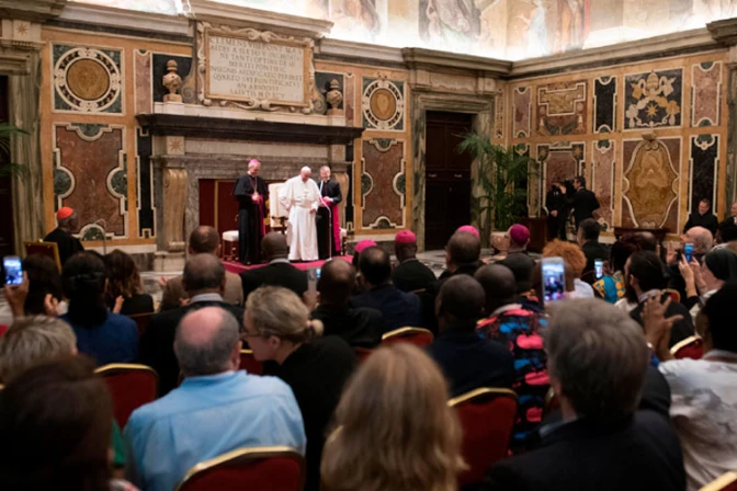 El Papa Francisco llama a rechazar la xenofobia y el racismo