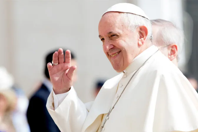 Papa Francisco anuncia un documento sobre migración y refugiados