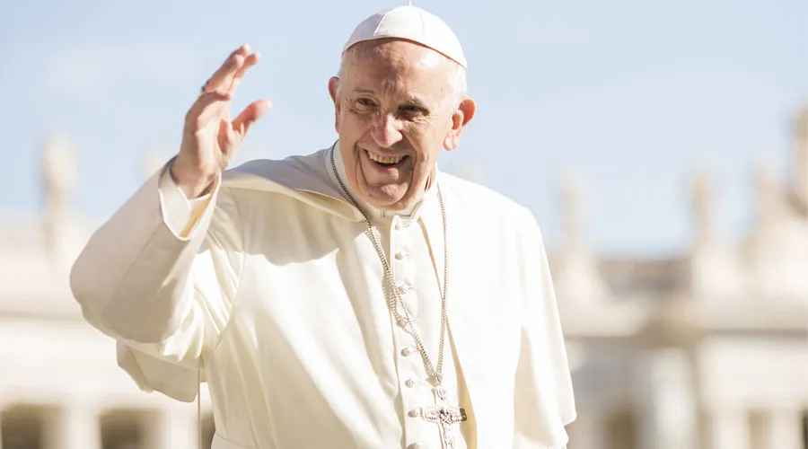 El Papa Francisco en la Plaza de San Pedro. Foto: Marina Testino / ACI Prensa