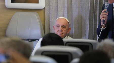 TEXTO COMPLETO: Rueda de prensa del Papa Francisco en el vuelo de regreso de Kazajistán