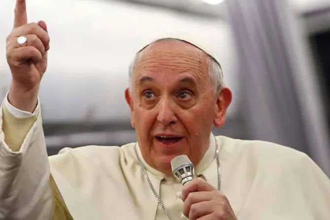Papa Francisco se comunicará con astronautas de la Estación Espacial Internacional