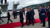 El Papa Francisco en el aeropuerto de Bakú en Azerbaiyán. Foto: Alan Holdren (ACI Prensa)