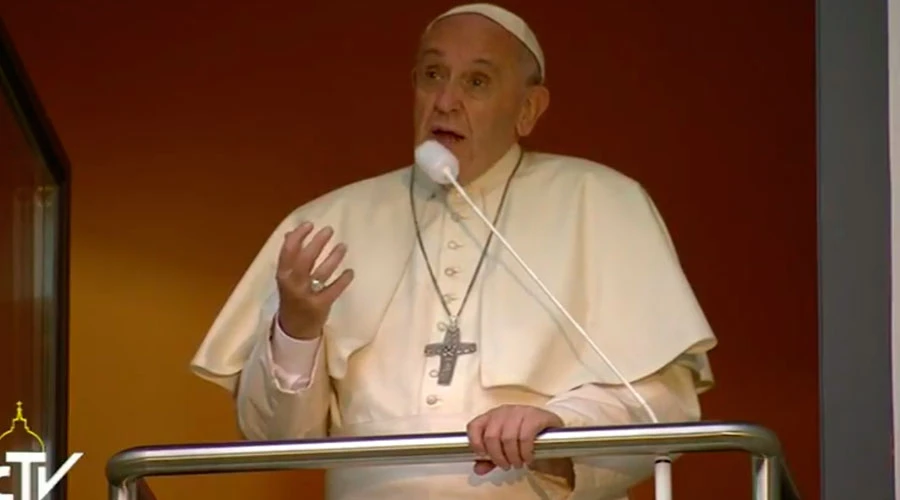 El Papa Francisco desde el balcón del Palacio Arzobispal de Cracovia. Captura Youtube?w=200&h=150