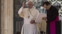 El Papa durante la Audiencia General. Foto: Marina Testino / ACI Prensa