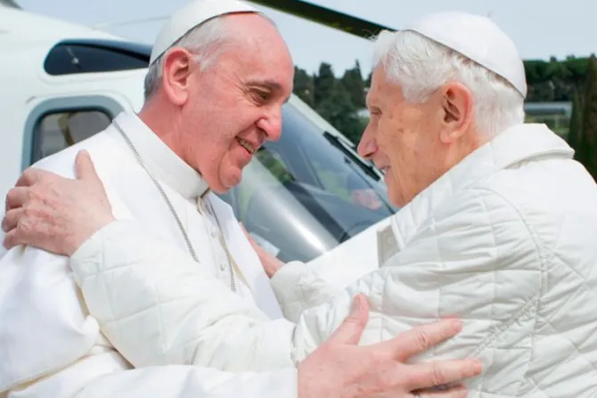 Benedicto XVI celebrará 65 años de sacerdocio junto al Papa Francisco