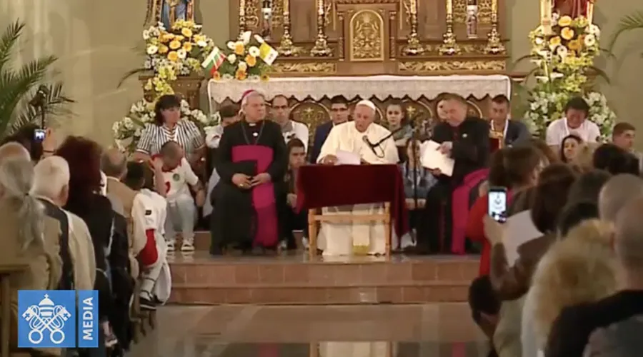 El Papa Francisco ante la comunidad católica de Bulgaria. Foto: Captura YouTube?w=200&h=150