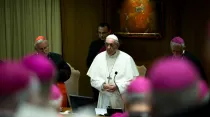 El Papa Francisco se dirige a los Obispos italianos. Foto: Daniel Ibáñez / ACI Prensa