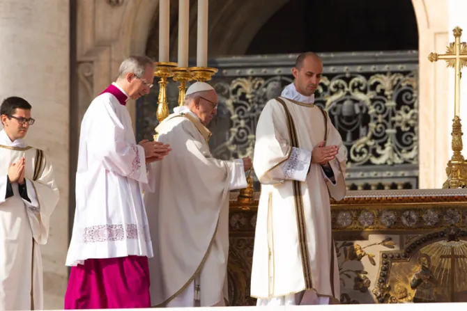 Pablo VI supo regresar a la fuente de la alegría para encontrar a Dios, afirma el Papa