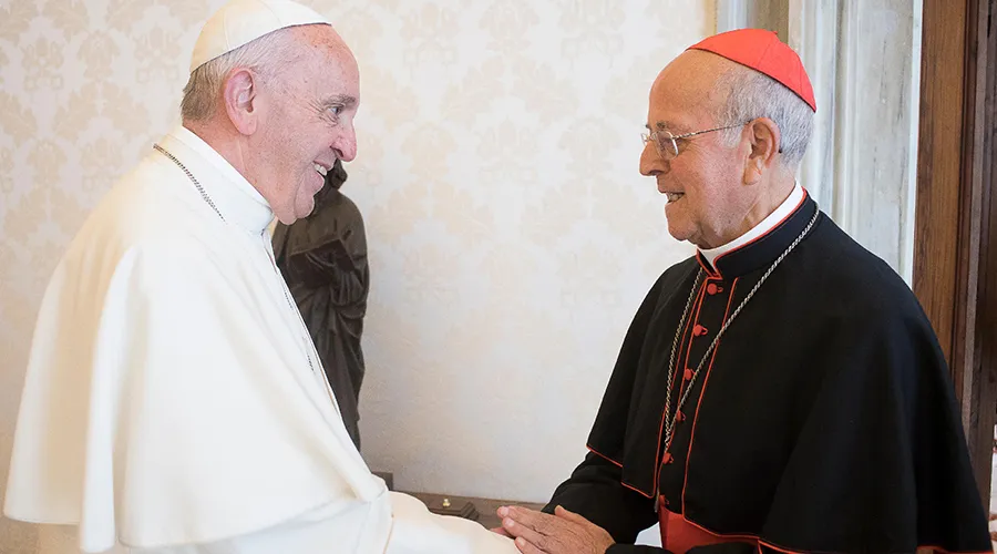 Papa Francisco y el Cardenal Ricardo Blázquez, presidente de la CEE. Foto: CEE.