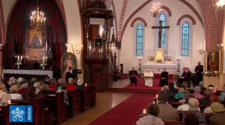 Ni nazis ni soviéticos han conseguido apagar la fe cristiana en Letonia, destaca el Papa