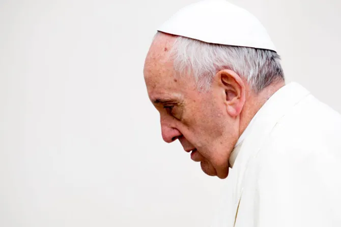 El Papa advierte que no se pueden sustituir las lecturas de la Misa por textos no bíblicos