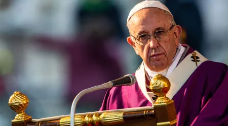 Papa Francisco recuerda “a aquellos que han caminado antes que nosotros”