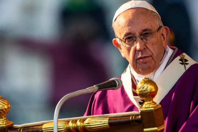 Papa Francisco recuerda “a aquellos que han caminado antes que nosotros”
