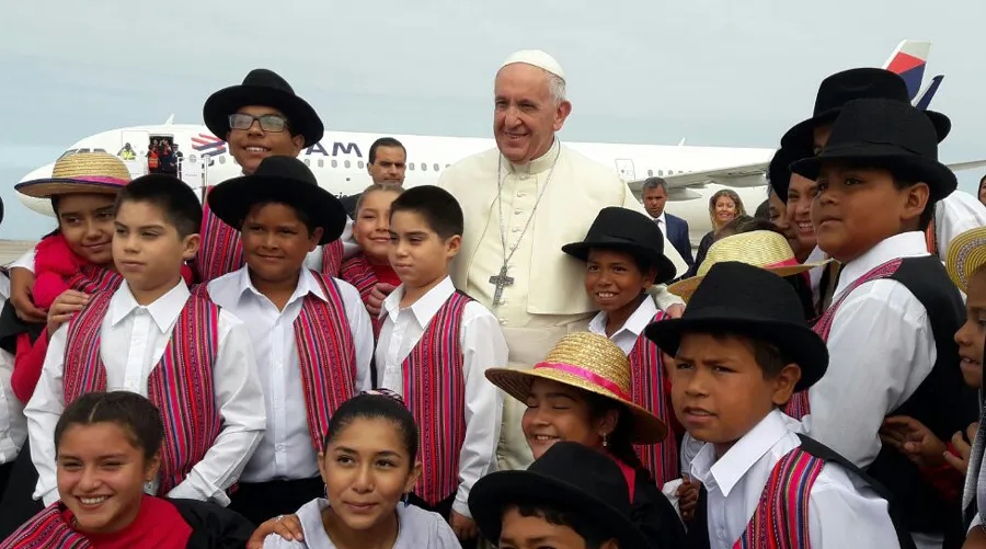 Papa Francisco con niños en Iquique  / Crédito: Comunicaciones Francisco En Chile?w=200&h=150