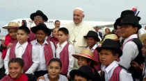 Papa Francisco con niños en Iquique  / Crédito: Comunicaciones Francisco En Chile