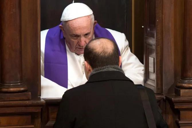 El Papa confiesa a varios párrocos de Roma y les da estos consejos