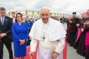 El Papa Francisco sale de Hungría rumbo a Roma 