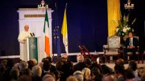 Un momento del discurso del Papa en el Castillo de Dublín. Foto: Daniel Ibáñez / ACI Prensa