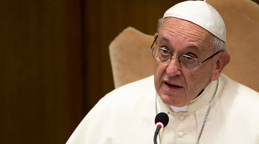 Papa Francisco recuerda que en la migración están en juego personas y no números