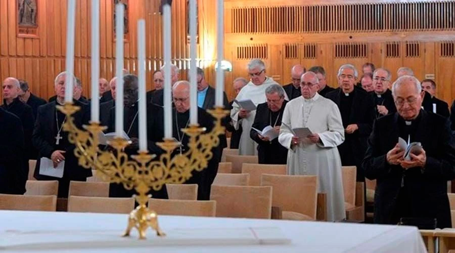 El Papa Francisco durante los ejercicios espirituales de 2017 - Foto: Vatican Media / ACI Prensa?w=200&h=150