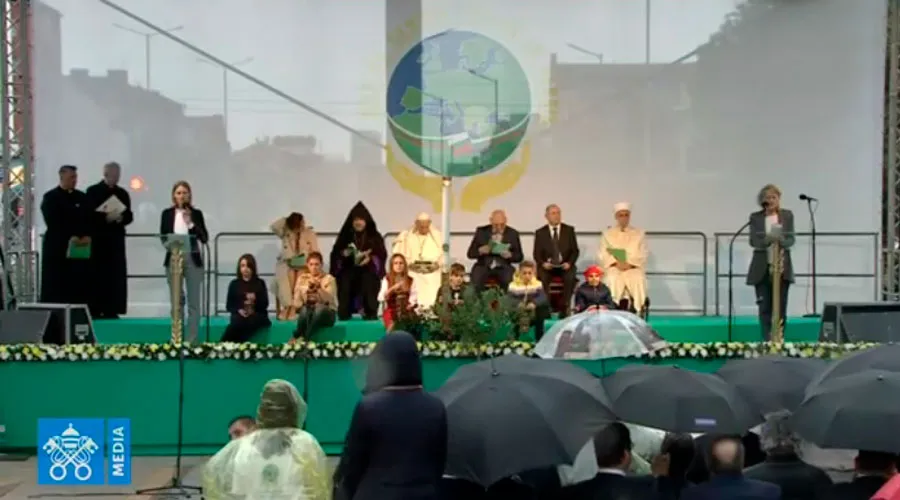 Los líderes religiosos junto con el Papa en el Encuentro por la Paz. Foto: Captura de Youtube