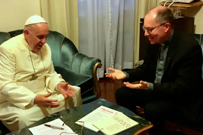 Papa Francisco concede nueva entrevista antes de su viaje a Suecia
