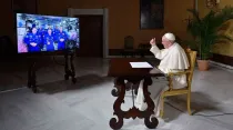 El Papa Francisco conversa con los astronautas. Foto: L'Osservatore Romano