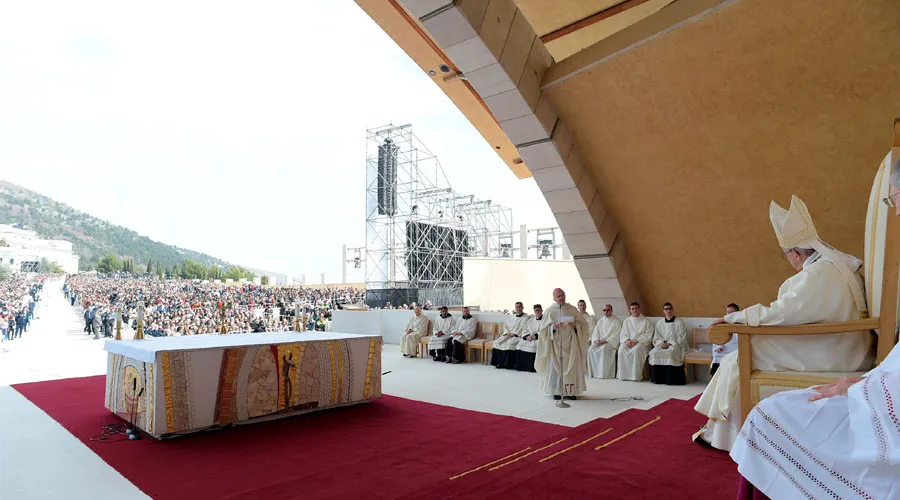 El Papa celebra la Misa en San Giovanni Rotondo. Foto: Vatican Media