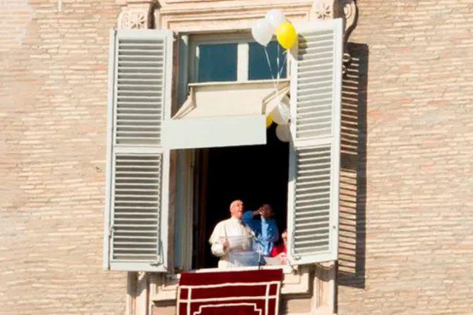 Jóvenes italianos emocionan al Papa con esta carta