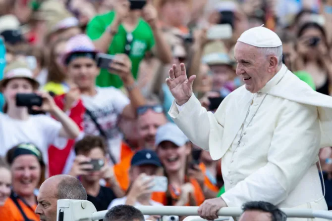 Papa Francisco a jóvenes: Seguir a Jesús no es cómodo pero sí fascinante