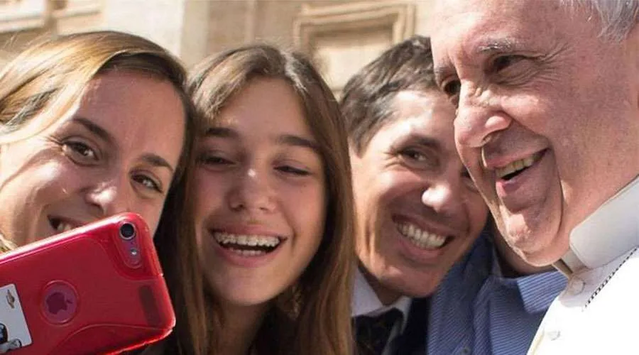 El Papa señala los desafíos y características de la pastoral vocacional con jóvenes