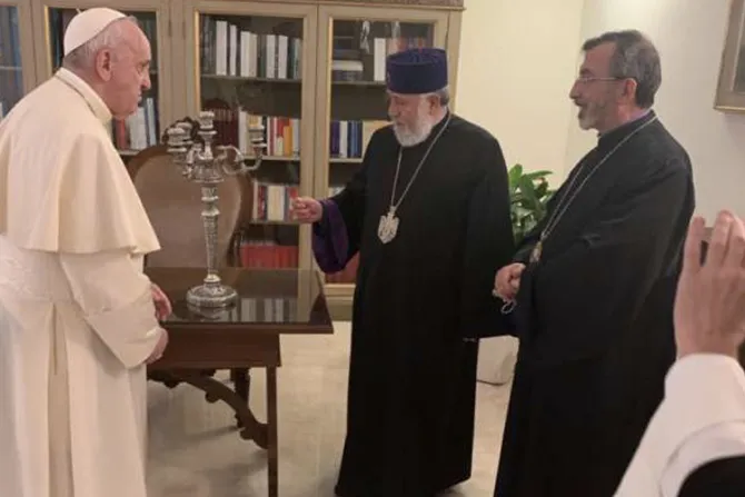 Papa Francisco y Patriarca Karekin II rezan por la paz 