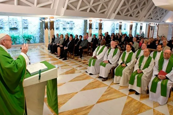 El Papa pide pensar en los mártires de hoy cuando nos quejemos porque nos falta algo