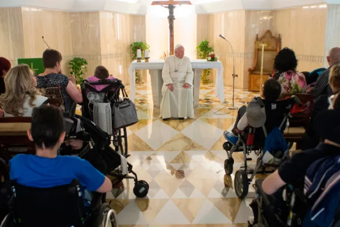 Esperaban un hijo muy enfermo y no lo abortaron, su testimonio conmovió al Papa Francisco