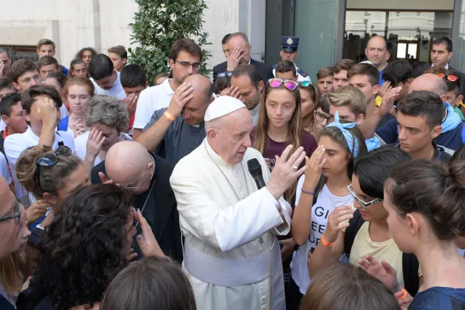 FOTOS y VIDEO: Papa Francisco sorprende a jóvenes y los anima a ir adelante sin miedo
