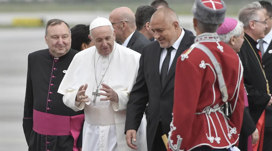El Papa Francisco a su llegada a Bulgaria. Foto: Vatican Media