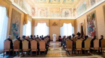 El Papa Francisco recibe a los Obispos de la Iglesia Greco-Melquita. Foto: Vatican Media / ACI