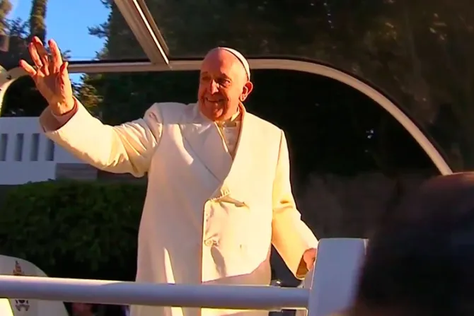 VIDEO: Al son de Cielito Lindo despiden al Papa Francisco en Ciudad de México