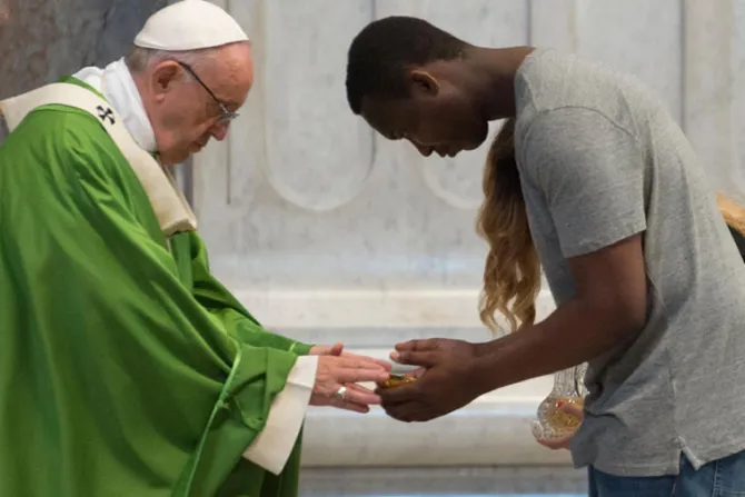 El Papa clama contra la cultura del descarte que aplasta a pobres y migrantes