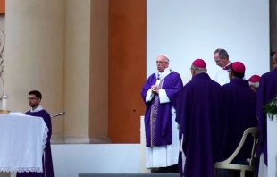 El Papa durante el rezo del u00c1ngelus. Foto: Marco Mancini / ACI Stampa 