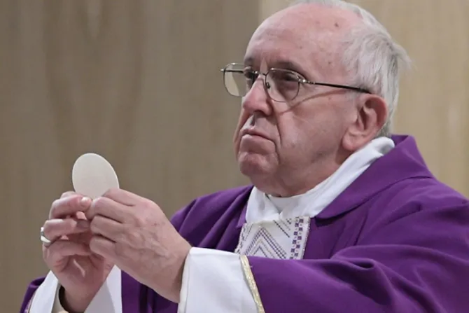El Papa pide a los cristianos una fe que vaya más allá de los milagros