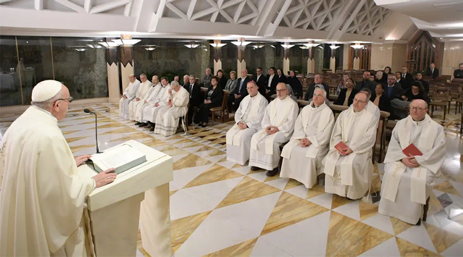El Papa pronuncia su homilía en la Casa Santa Marta. Foto: Vatican Media?w=200&h=150