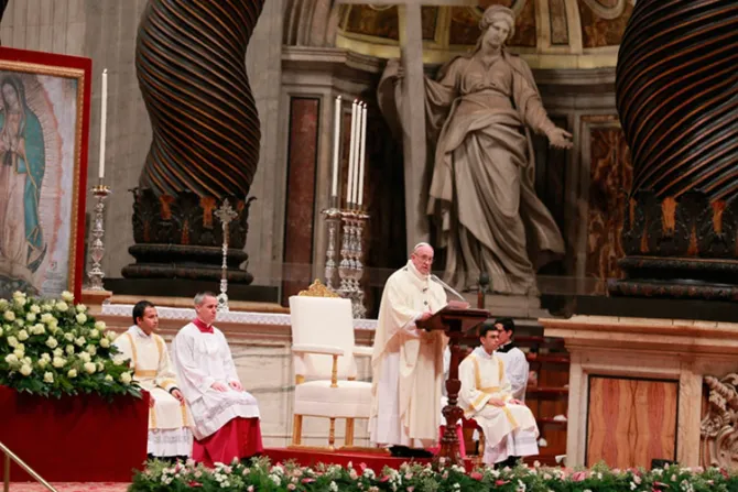 Con la Virgen de Guadalupe no somos ni seremos nunca huérfanos, subraya el Papa Francisco
