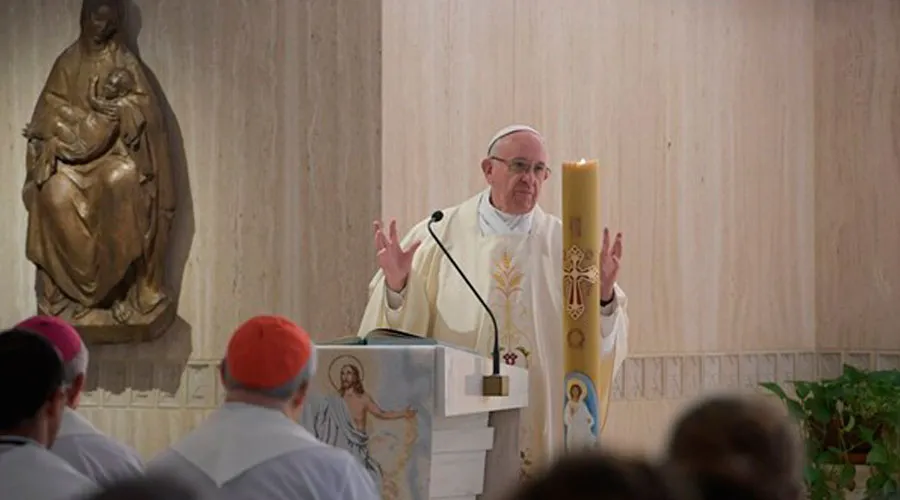 El Papa Francisco pronuncia su homilía en la Casa Santa Marta. / Foto: L'Osservatore Romano?w=200&h=150