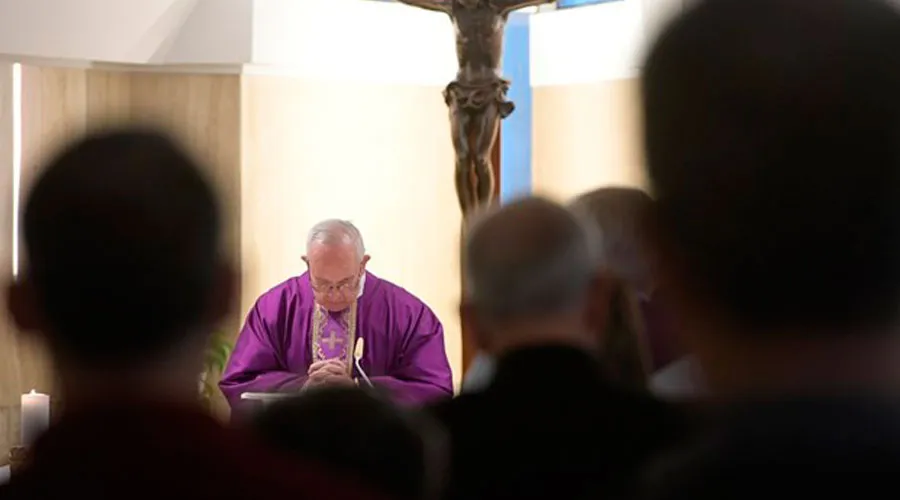 El Papa Francisco celebra Misa en la Casa Santa Marta. Foto: L'Osservatore Romano?w=200&h=150